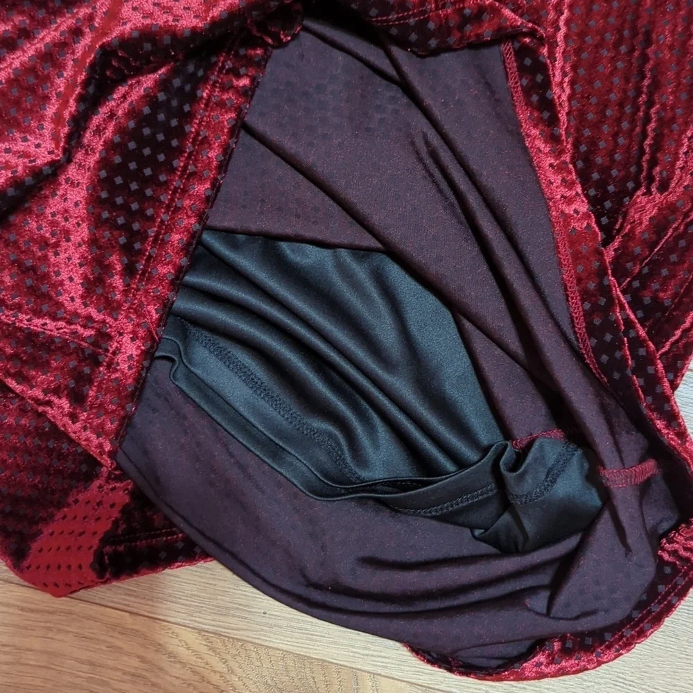 TAHARI Dark RED VELVET SHEATH DRESS Lined Stretchy Long Sleeve Large - Picture 8 of 8